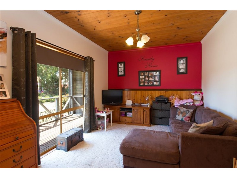 14 Youngs Lane, Snake Valley VIC 3351