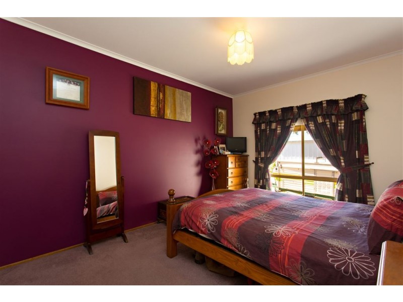 14 Youngs Lane, Snake Valley VIC 3351