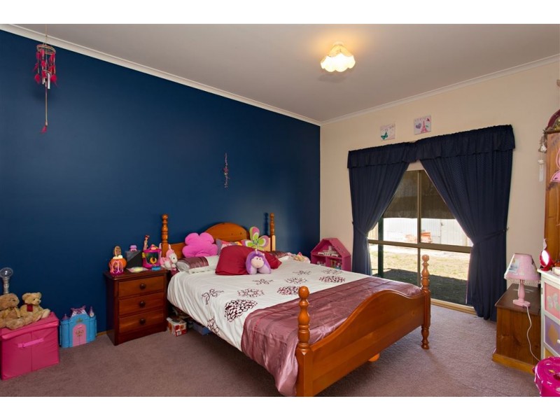 14 Youngs Lane, Snake Valley VIC 3351