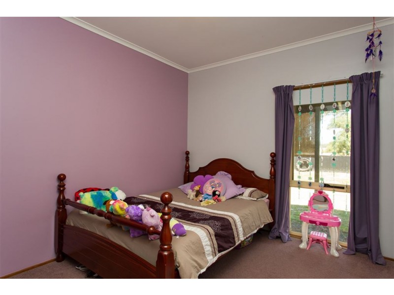 14 Youngs Lane, Snake Valley VIC 3351