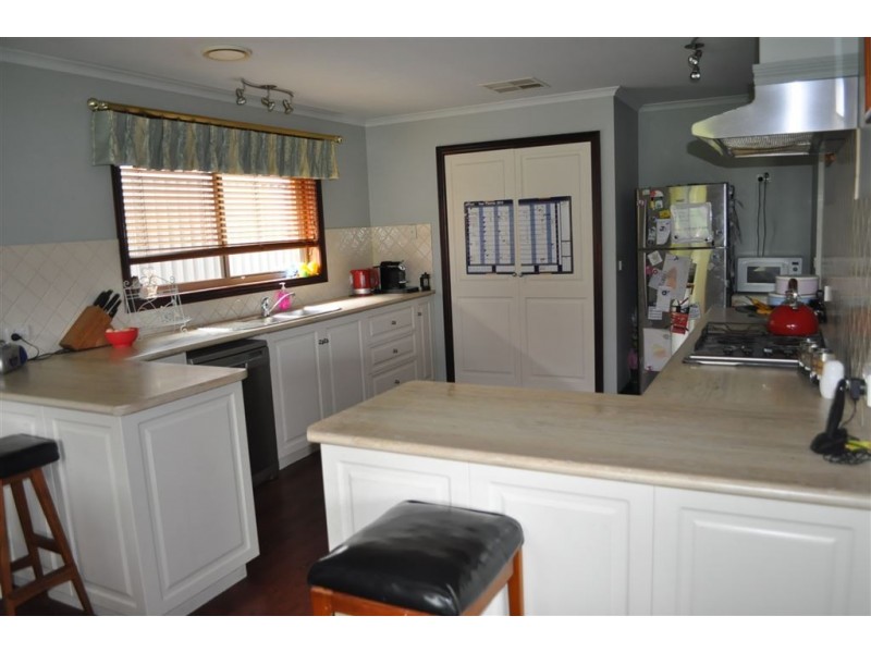 6 Rumler Court, Ballarat North VIC 3350