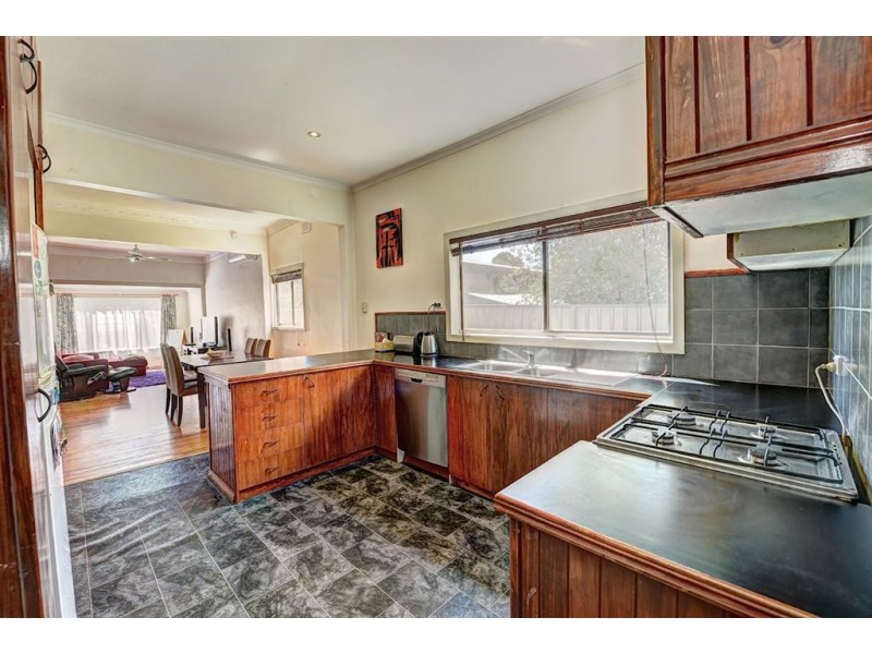 20 Crompton Street, Soldiers Hill VIC 3350