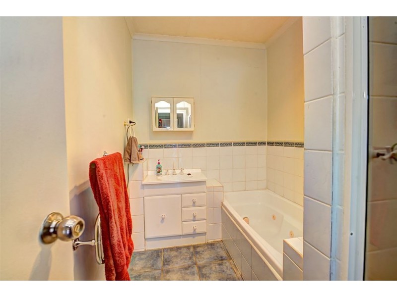 20 Crompton Street, Soldiers Hill VIC 3350