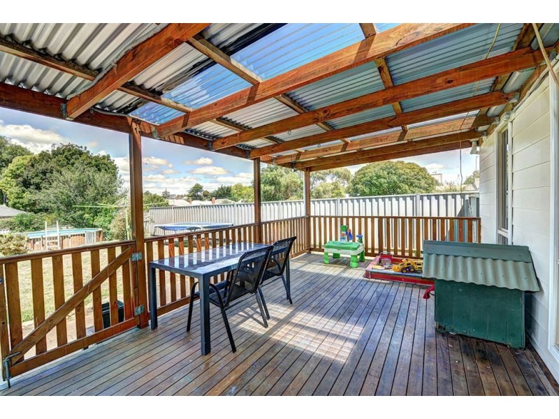 20 Crompton Street, Soldiers Hill VIC 3350