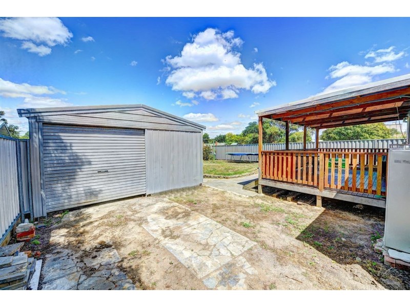 20 Crompton Street, Soldiers Hill VIC 3350