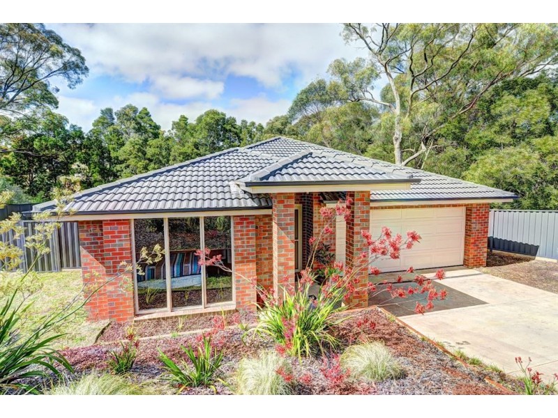 32 Oakbank Drive, Mount Helen VIC 3350