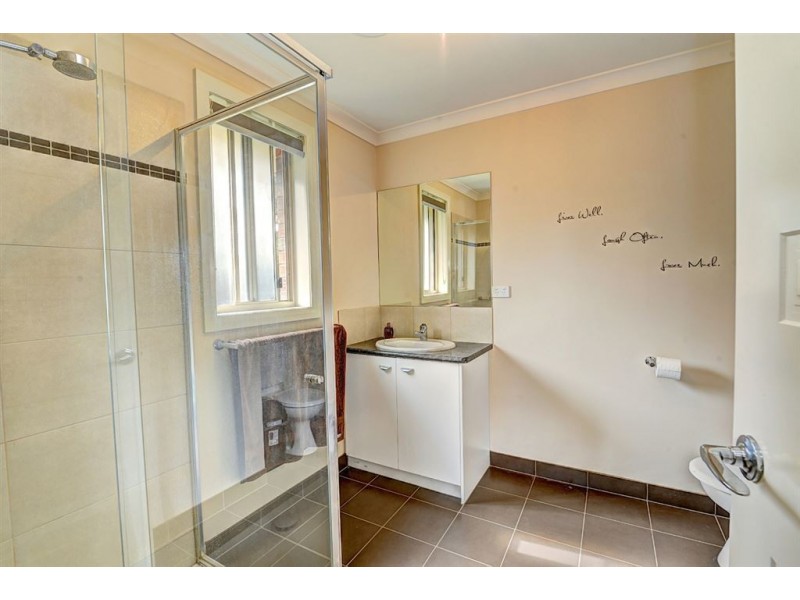 32 Oakbank Drive, Mount Helen VIC 3350