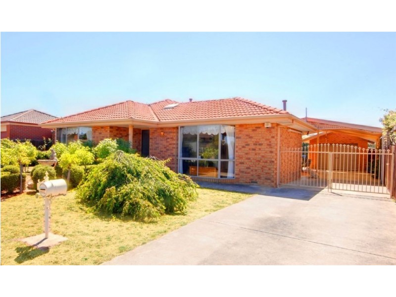 6 Langham Road, Wendouree VIC 3355