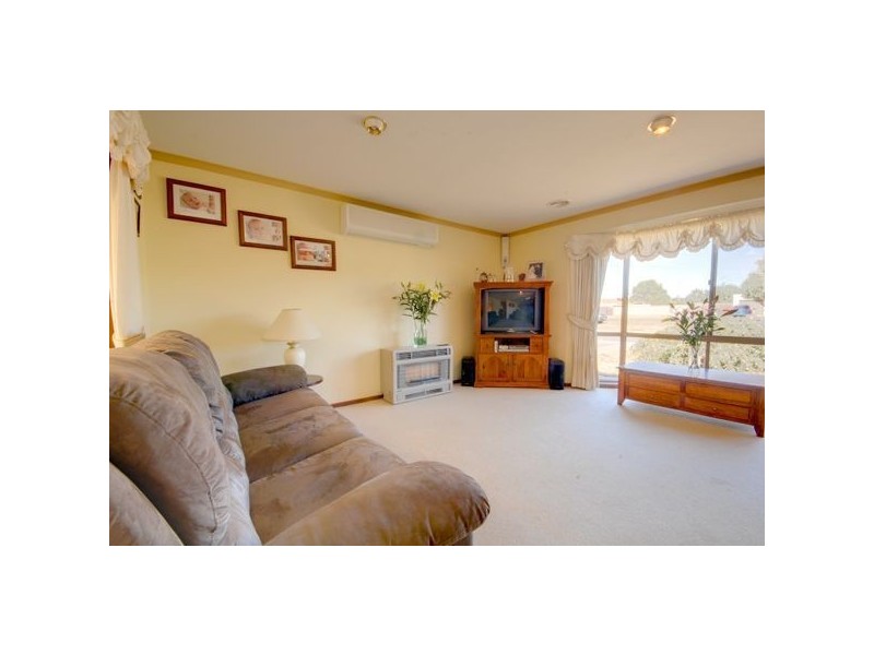 6 Langham Road, Wendouree VIC 3355