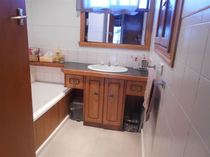 1112 Grevillea Road, Wendouree VIC 3355