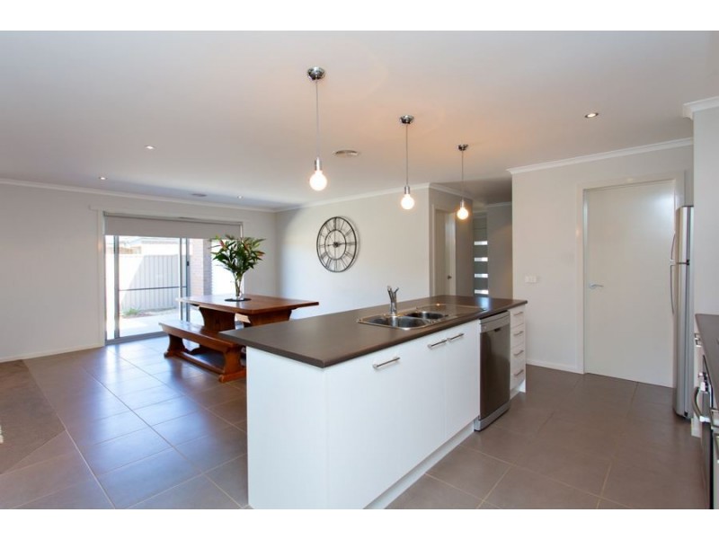 10 Lancaster Street, Alfredton VIC 3350