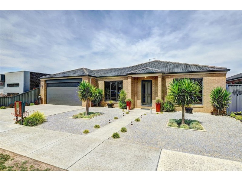 243 Whitelaw Avenue, Delacombe VIC 3356