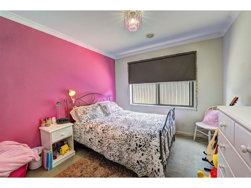 243 Whitelaw Avenue, Delacombe VIC 3356