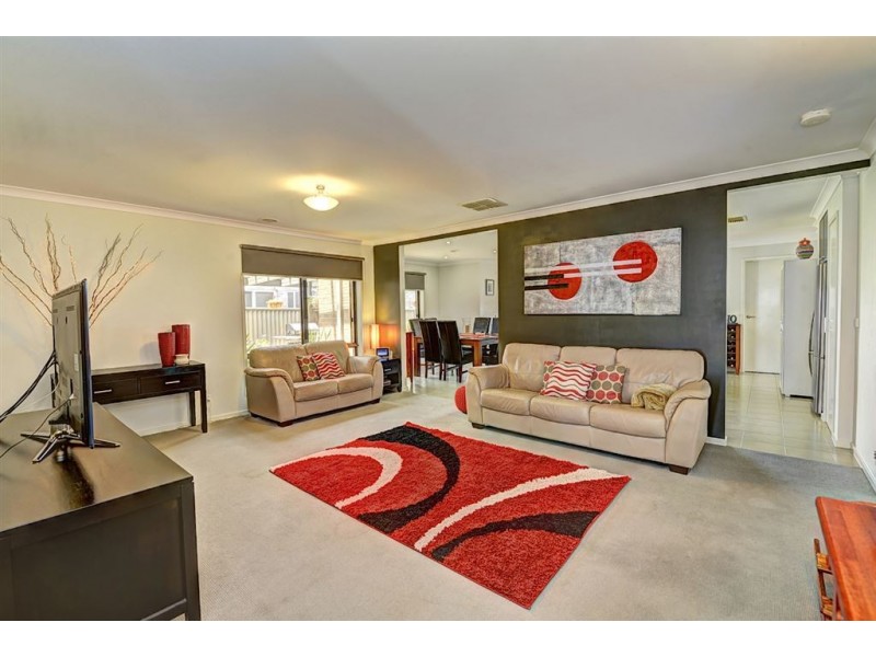 243 Whitelaw Avenue, Delacombe VIC 3356