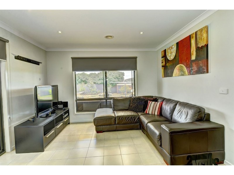 243 Whitelaw Avenue, Delacombe VIC 3356