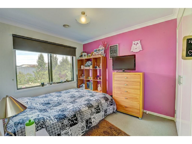 243 Whitelaw Avenue, Delacombe VIC 3356