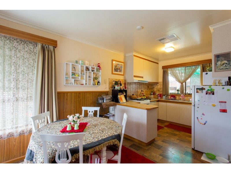 21 Rowlands Street, Sebastopol VIC 3356