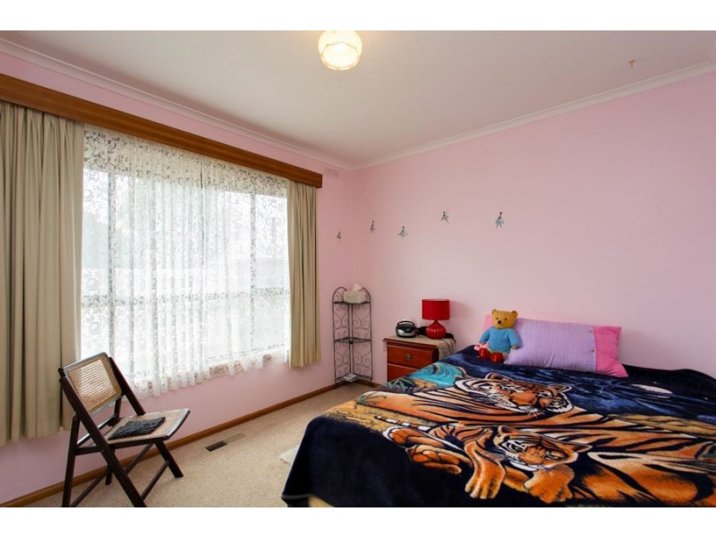 21 Rowlands Street, Sebastopol VIC 3356