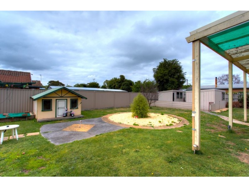 21 Rowlands Street, Sebastopol VIC 3356