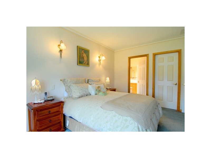 14 Summit Crescent, Brown Hill VIC 3350