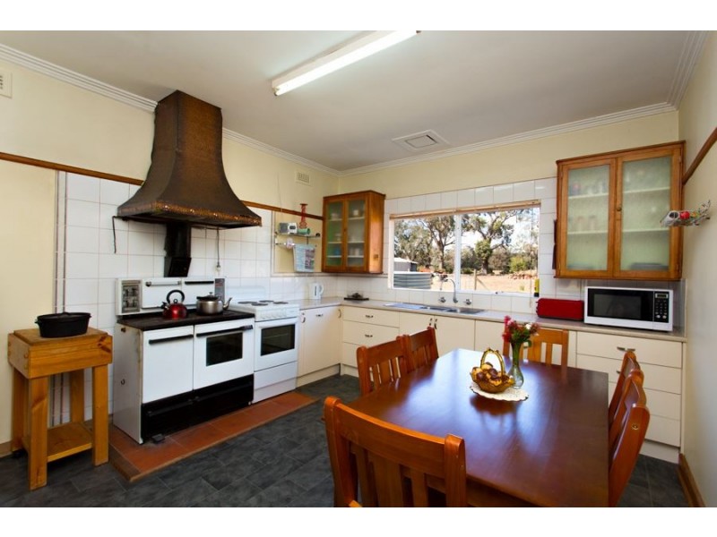 173 Halls Lane, Snake Valley VIC 3351