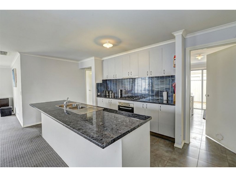 9 Macquarie Close, Delacombe VIC 3356