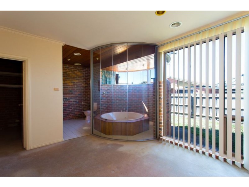 12 Spielberg Court, Wendouree VIC 3355