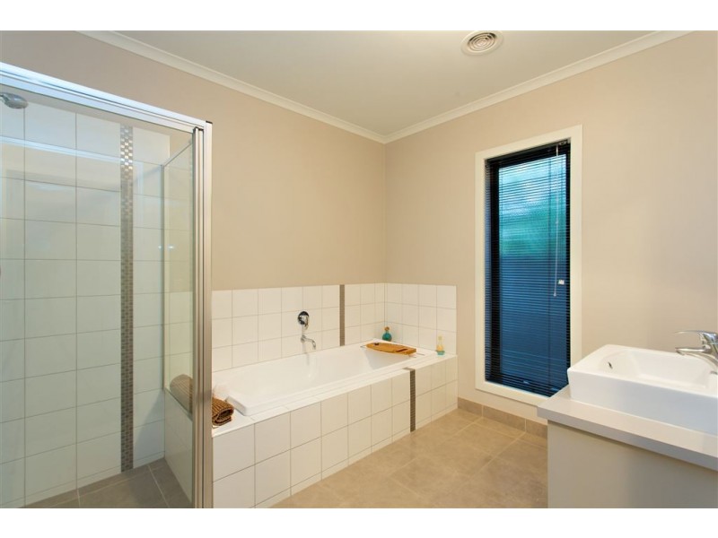 36 Merino Drive, Alfredton VIC 3350