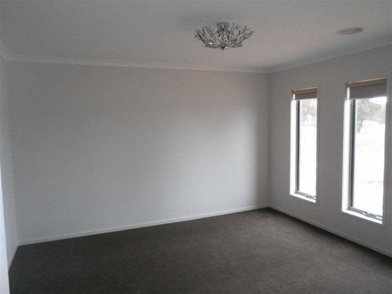 35 Horwood Drive, Canadian VIC 3350