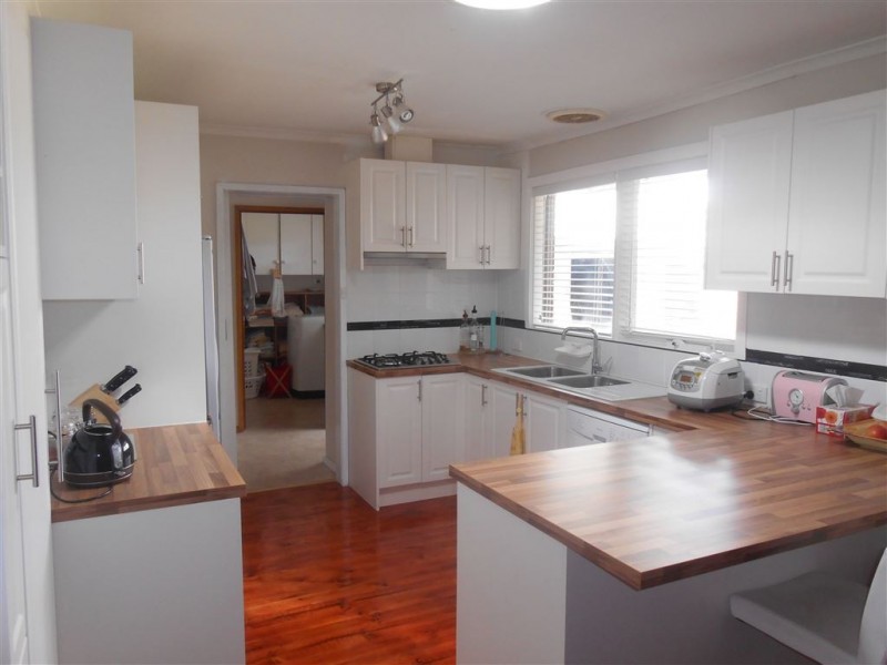 3 Glenda Street, Wendouree VIC 3355