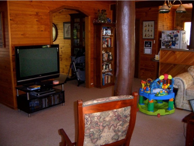 40 Andrew Drive, Haddon VIC 3351