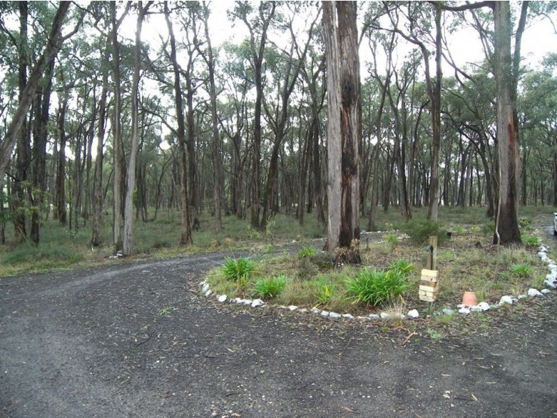 40 Andrew Drive, Haddon VIC 3351