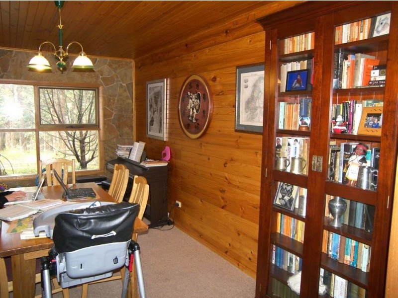 40 Andrew Drive, Haddon VIC 3351