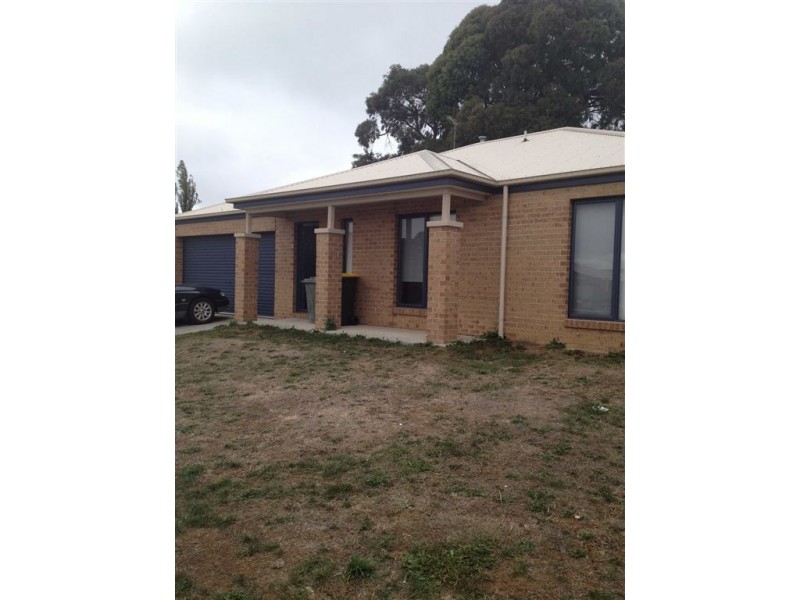 77 McNulty Drive, Wendouree VIC 3355