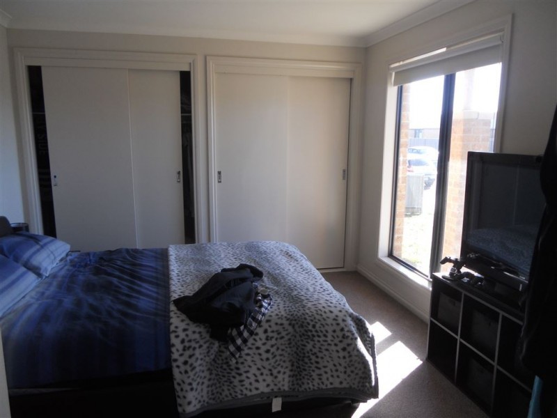 77 McNulty Drive, Wendouree VIC 3355