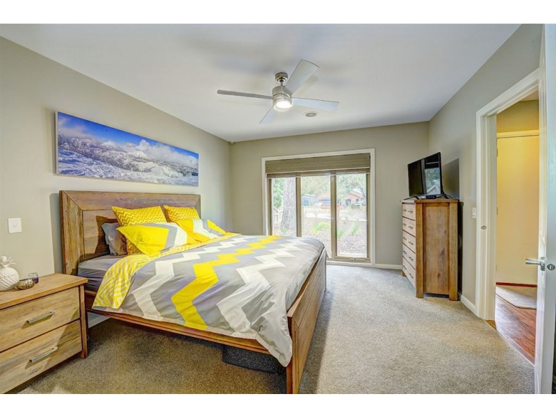 11 Trezise Lane, Mount Clear VIC 3350