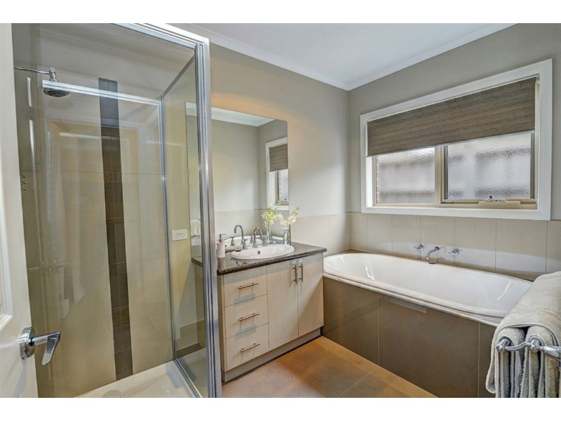 11 Trezise Lane, Mount Clear VIC 3350