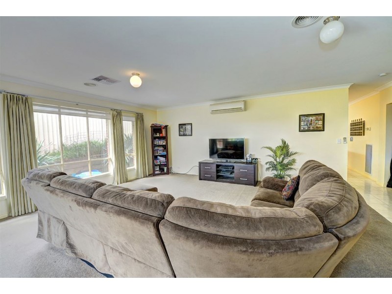 4 Imperial Way, Canadian VIC 3350