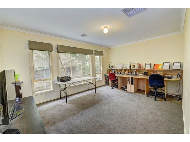 4 Imperial Way, Canadian VIC 3350