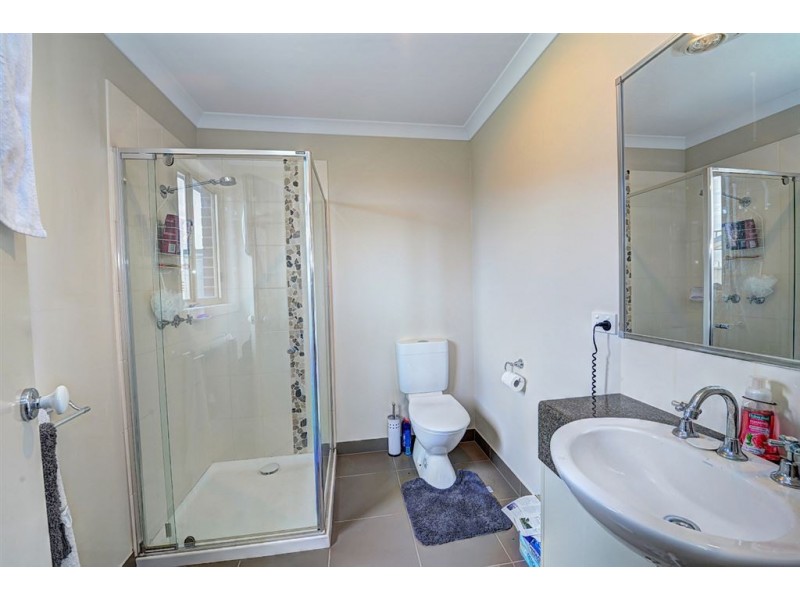 6 Oberon Street, Alfredton VIC 3350