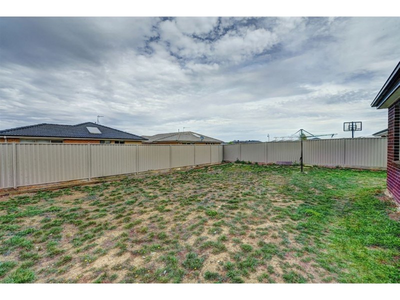 6 Oberon Street, Alfredton VIC 3350