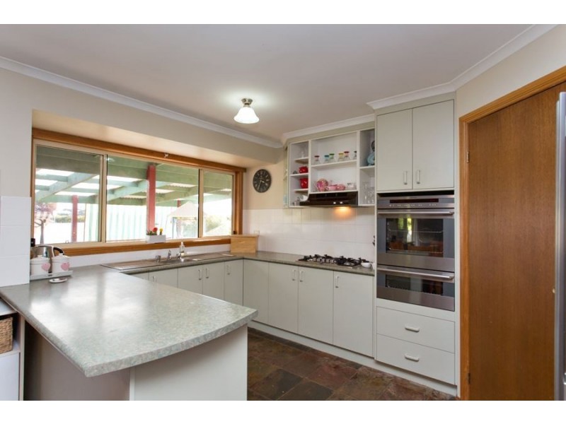 17 Johns Road, Creswick VIC 3363