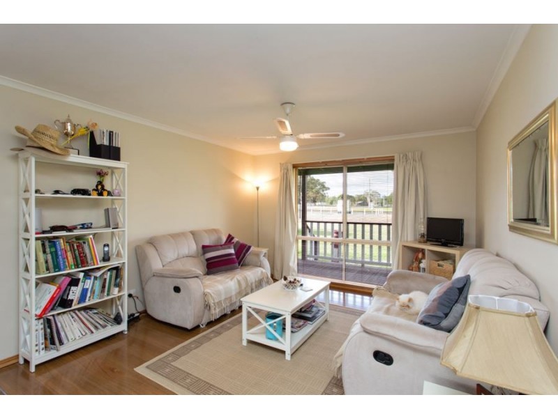 17 Johns Road, Creswick VIC 3363