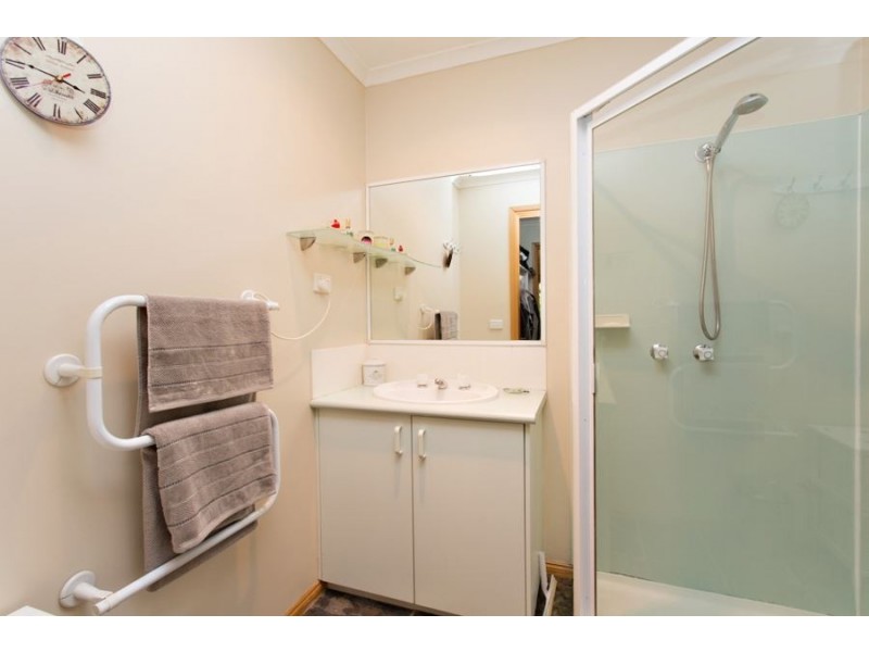 17 Johns Road, Creswick VIC 3363