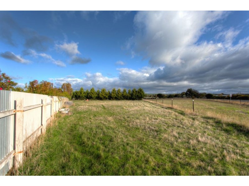 17 Johns Road, Creswick VIC 3363