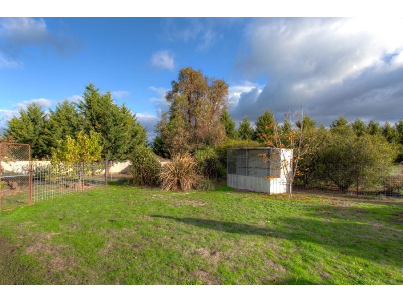 17 Johns Road, Creswick VIC 3363