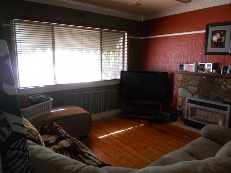 16 Water Street, Brown Hill VIC 3350