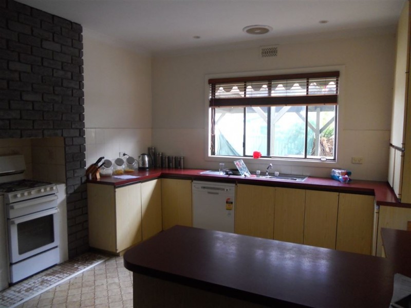 16 Water Street, Brown Hill VIC 3350