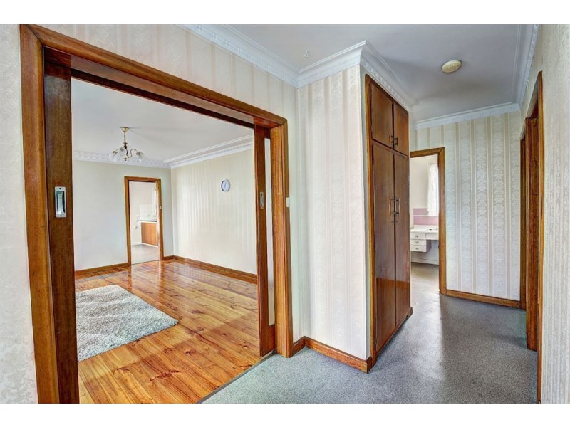 6 Pauls Crescent, Wendouree VIC 3355