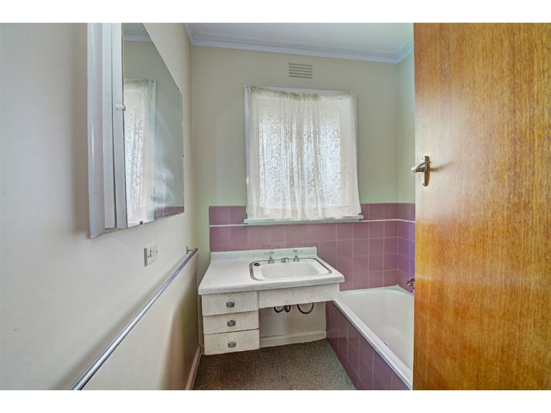 6 Pauls Crescent, Wendouree VIC 3355